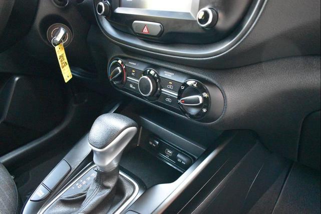 Photo of 2021 Sparkling Silver Kia Soul