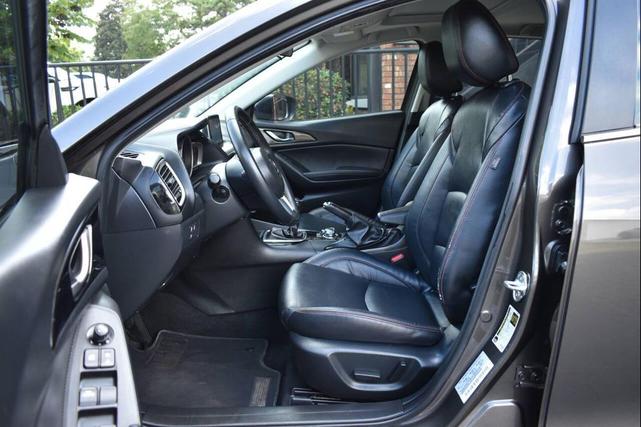 Photo of 2014 Brown Mazda Mazda3