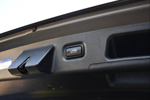 Photo of 2023 Hampton Gray Hyundai SANTA FE