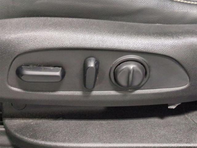 Photo of 2019 Summit White GMC Acadia