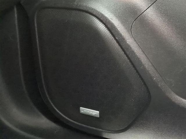 Photo of 2019 Summit White GMC Acadia