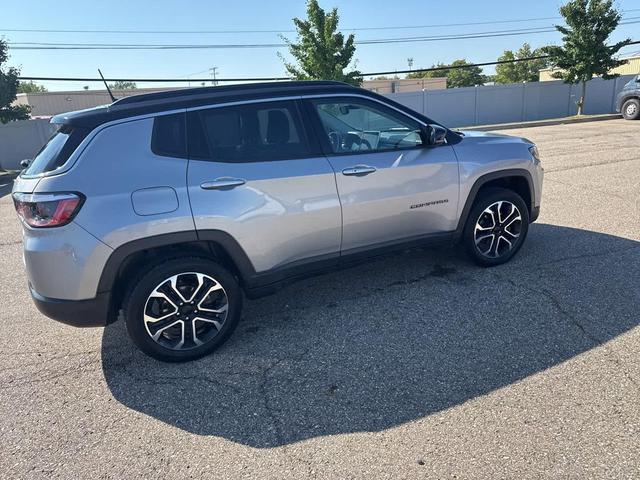 Photo of 2022 Billet Silver Metallic Clearcoat Jeep Compass