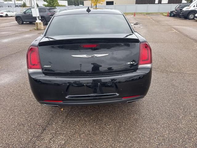 Photo of 2018 Gloss Black Chrysler 300