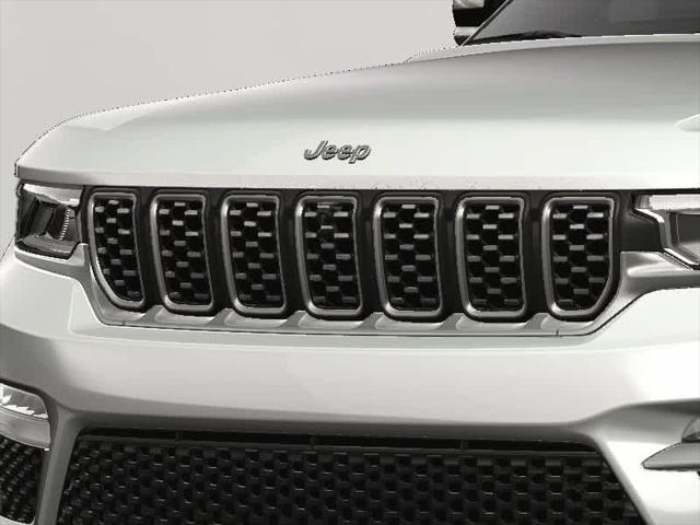 Photo of 2025 Bright White Clearcoat Jeep Grand Cherokee