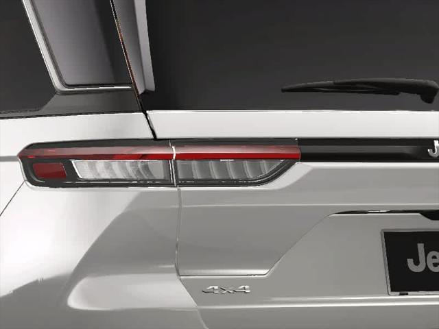 Photo of 2025 Bright White Clearcoat Jeep Grand Cherokee
