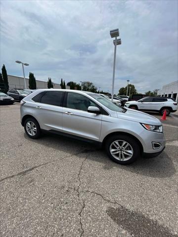 Photo of 2017 INGOT SILVER METALLIC Ford Edge