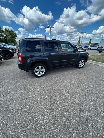 Photo of 2014 Maximum Steel Metallic Clearcoat Jeep Patriot