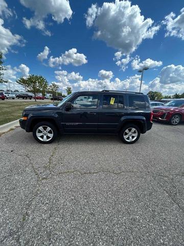 Photo of 2014 Maximum Steel Metallic Clearcoat Jeep Patriot