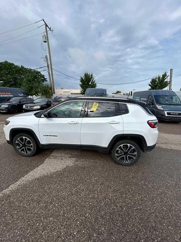 Photo of 2022 Bright White Clearcoat Jeep Compass
