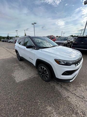 Photo of 2022 Bright White Clearcoat Jeep Compass