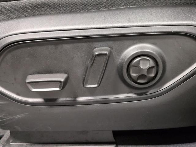 Photo of 2023 Diamond Black Crystal Pearlcoat Jeep Grand Cherokee