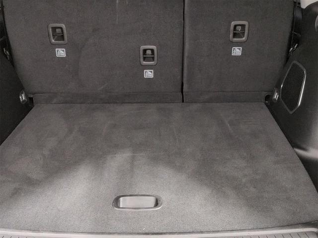 Photo of 2023 Diamond Black Crystal Pearlcoat Jeep Grand Cherokee