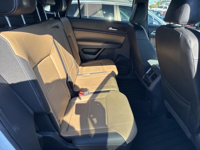 Photo of 2021 Pure White Volkswagen Atlas Cross Sport