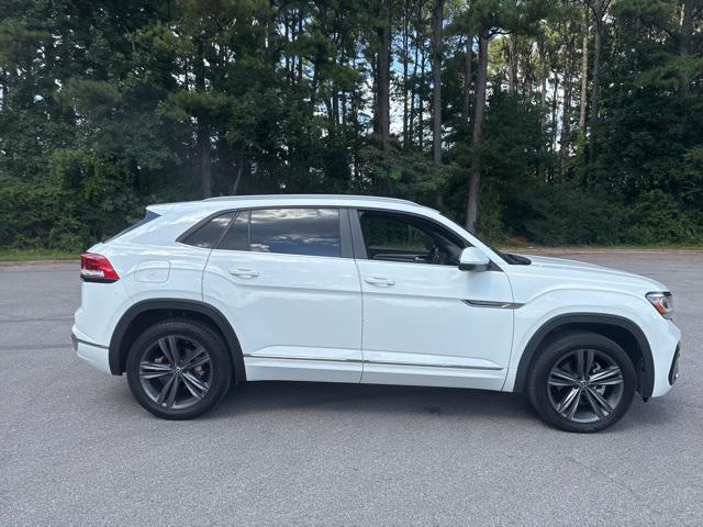 Photo of 2021 Pure White Volkswagen Atlas Cross Sport