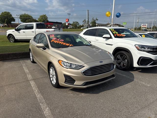Photo of 2019 White Gold Ford Fusion