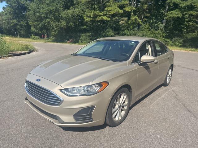 Photo of 2019 White Gold Ford Fusion