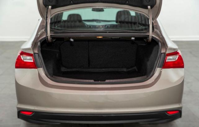 Photo of 2023 Mineral Gray Metallic Chevrolet Malibu