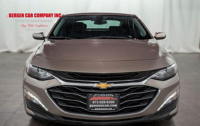 Photo of 2023 Mineral Gray Metallic Chevrolet Malibu
