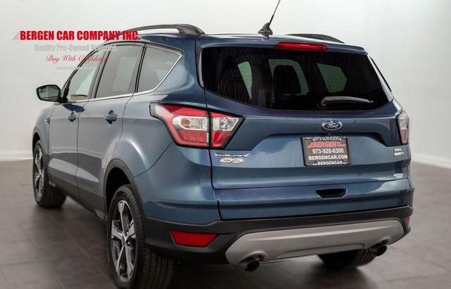 Photo of 2018 Blue Ford Escape