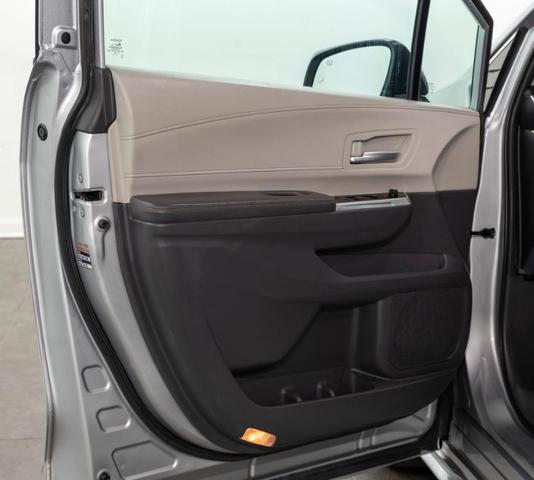 Photo of 2023 Celestial Silver Metallic Toyota Sienna
