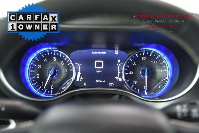 Photo of 2023 Ceramic Gray Clearcoat Chrysler Pacifica