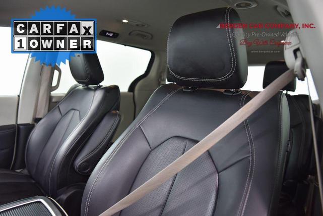 Photo of 2023 Ceramic Gray Clearcoat Chrysler Pacifica