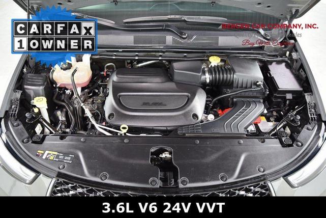 Photo of 2023 Ceramic Gray Clearcoat Chrysler Pacifica