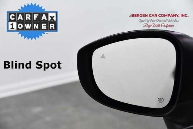 Photo of 2023 Ceramic Gray Clearcoat Chrysler Pacifica