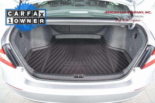 Photo of 2022 Lunar Silver Metallic Honda Accord