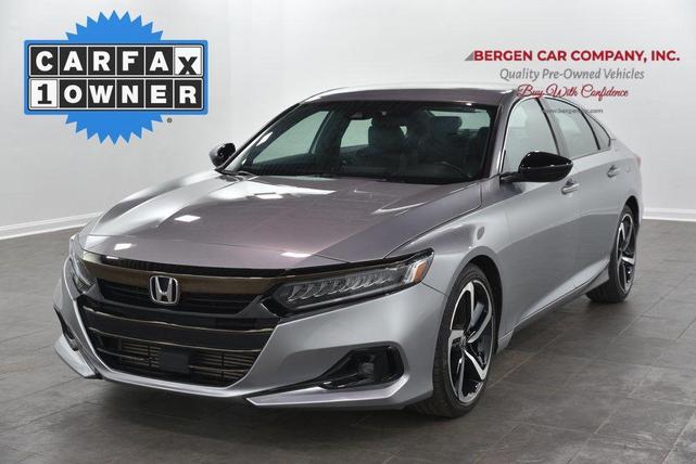 Photo of 2022 Lunar Silver Metallic Honda Accord
