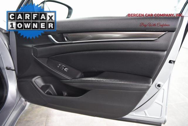 Photo of 2022 Lunar Silver Metallic Honda Accord