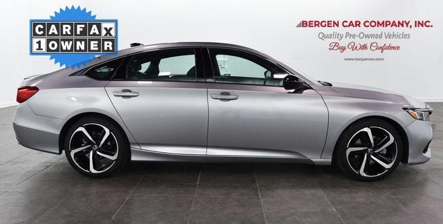 Photo of 2022 Lunar Silver Metallic Honda Accord