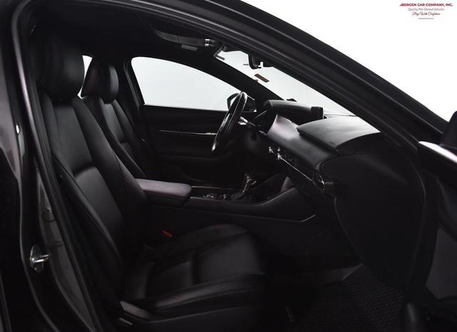 Photo of 2023 Machine Gray Metallic Mazda Mazda3