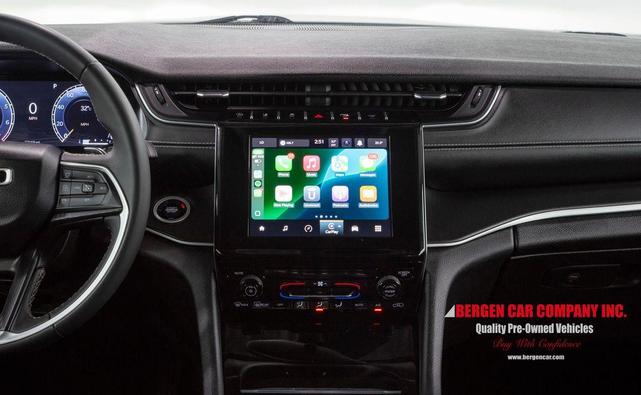 Photo of 2023 Bright White Clearcoat Jeep Grand Cherokee L