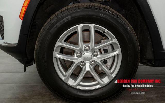 Photo of 2023 Bright White Clearcoat Jeep Grand Cherokee L