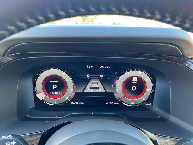 Photo of 2022 Gray 2 Tone Nissan Pathfinder