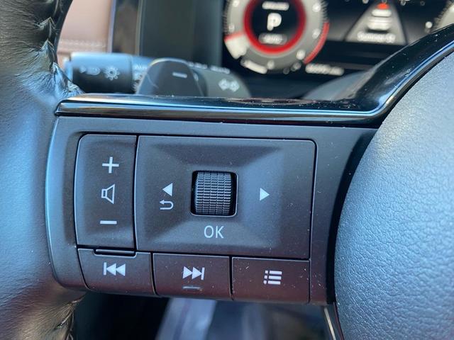 Photo of 2022 Gray 2 Tone Nissan Pathfinder