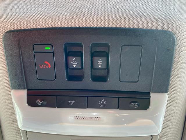 Photo of 2022 Gray 2 Tone Nissan Pathfinder