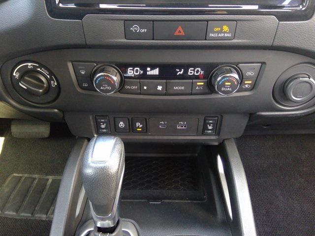 Photo of 2024 Gun Metallic Nissan Frontier