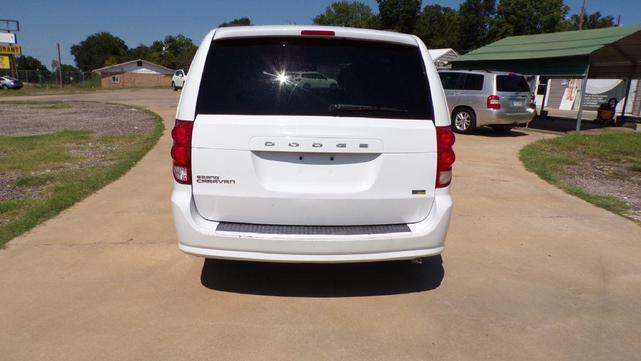 Photo of 2016 Bright White Clearcoat Dodge Grand Caravan