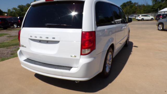 Photo of 2016 Bright White Clearcoat Dodge Grand Caravan