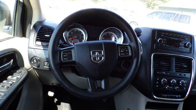 Photo of 2016 Bright White Clearcoat Dodge Grand Caravan