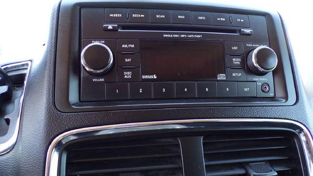 Photo of 2016 Bright White Clearcoat Dodge Grand Caravan