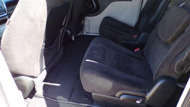 Photo of 2016 Bright White Clearcoat Dodge Grand Caravan