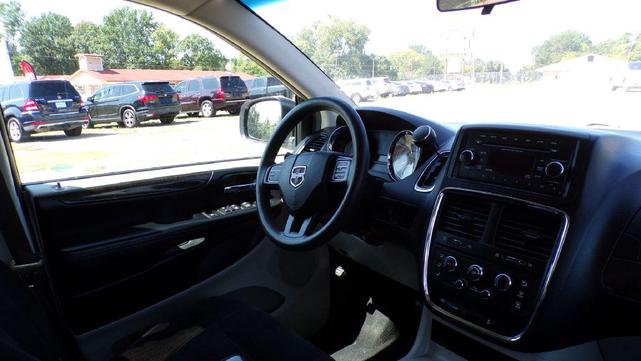 Photo of 2016 Bright White Clearcoat Dodge Grand Caravan