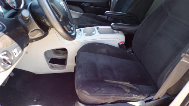 Photo of 2016 Bright White Clearcoat Dodge Grand Caravan
