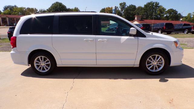 Photo of 2016 Bright White Clearcoat Dodge Grand Caravan