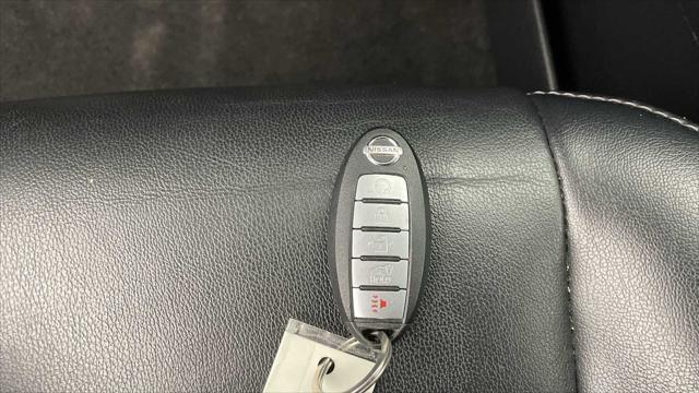 Photo of 2019 Magnetic Black Pearl Nissan Pathfinder