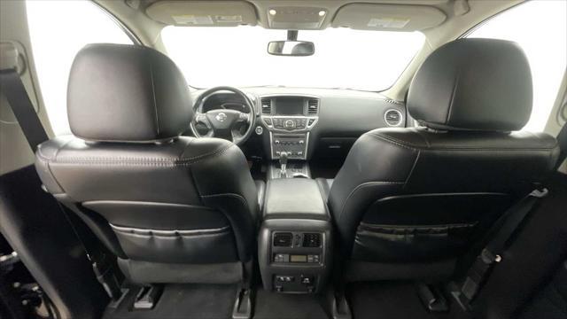 Photo of 2019 Magnetic Black Pearl Nissan Pathfinder