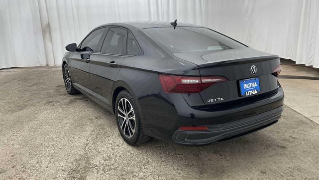Photo of 2022 Deep Black Pearl Effect Volkswagen Jetta